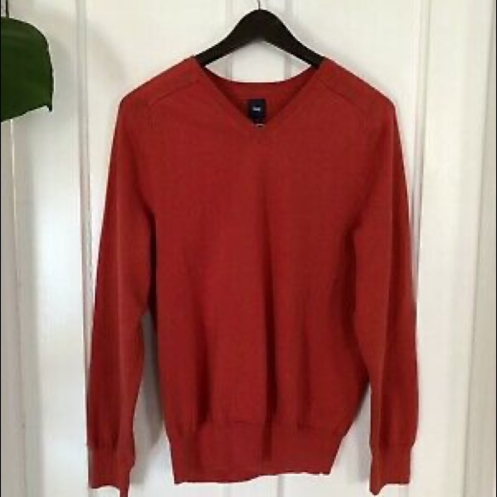 Men’s Gap Red V-neck pullover sweater long sleeve